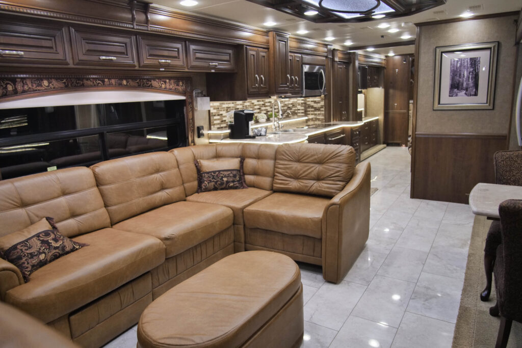 living room couch, Features and amenities image